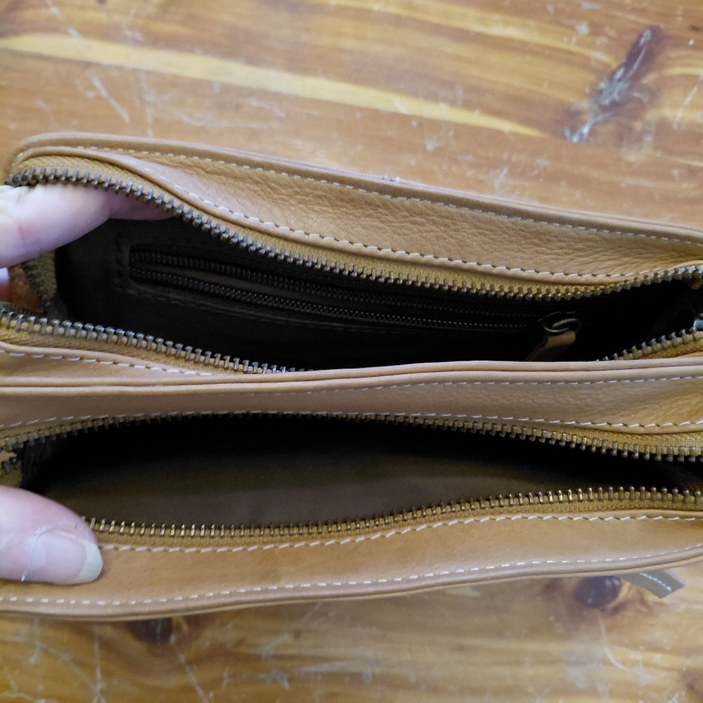 RUSTIC TAN Tan Leather Wristlet Clutch Pocket $9 - Picture 3 of 3